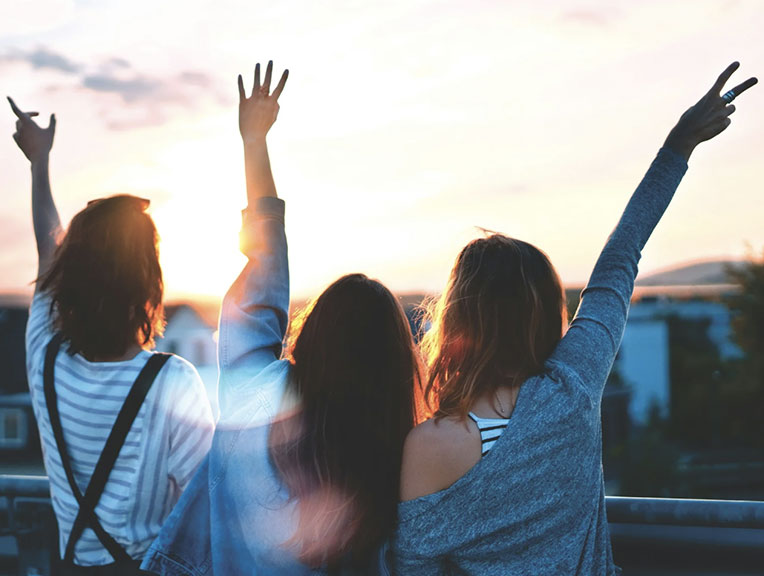 teen-girls-enjoying-sunset